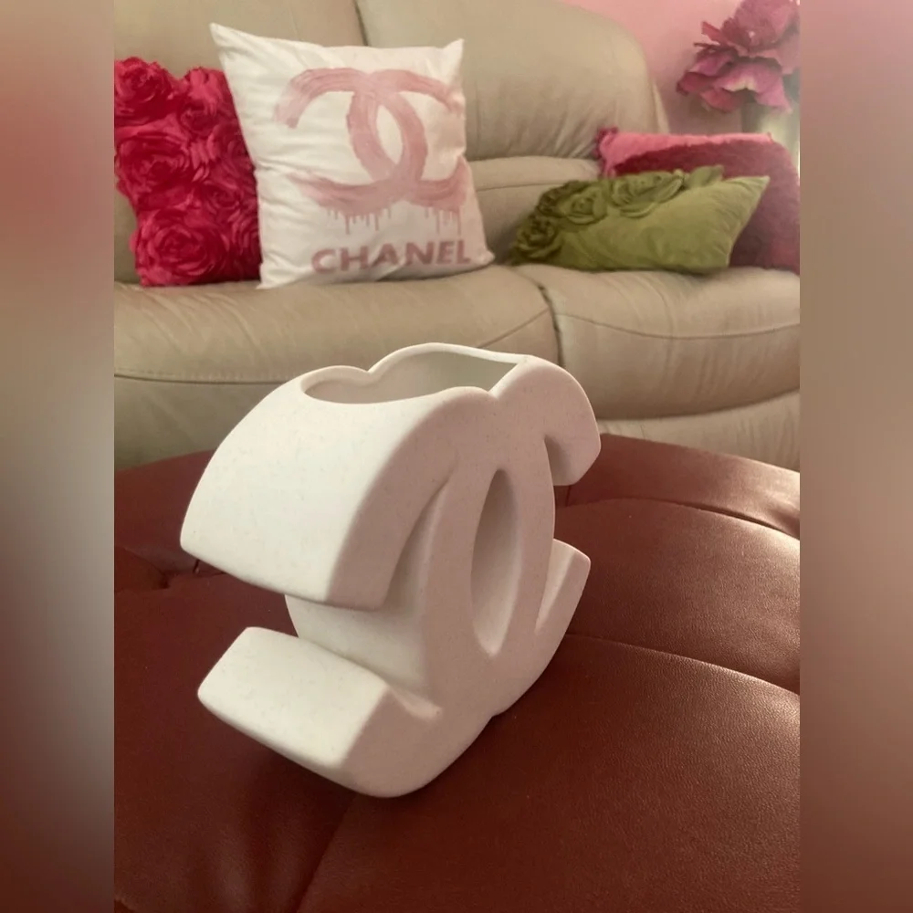 High Fashion Gorgeous Ceramic Vase